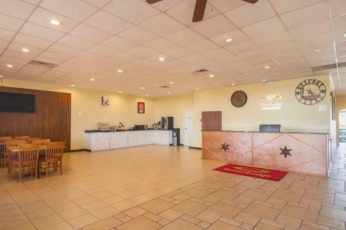 Hotel Regency Inn Sulphur Springs