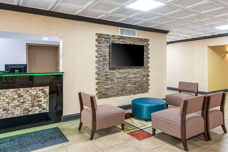 Hotel Clarion Inn Airport