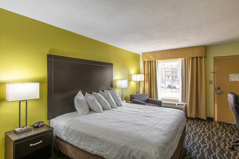 Hotel Clarion Inn Airport