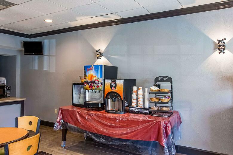 Hotel Clarion Inn Airport