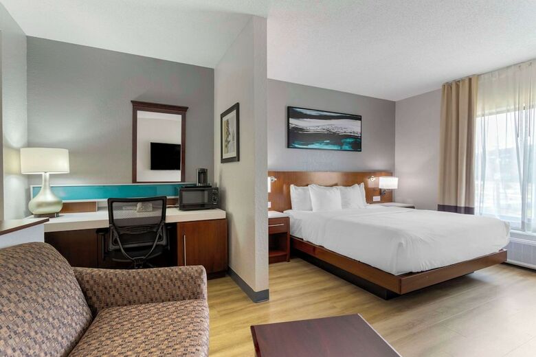 Hotel Comfort Suites Kodak Sevierville