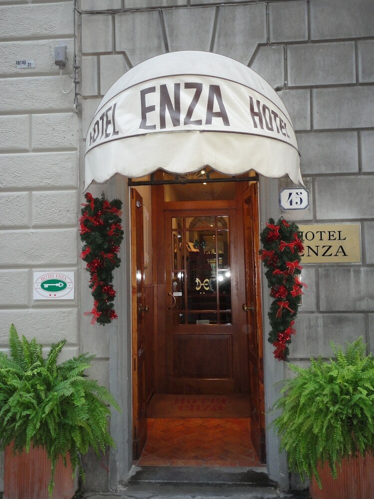 Hotel Enza