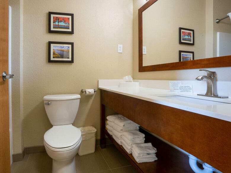 Hotel Comfort Suites Rapid River Lodge
