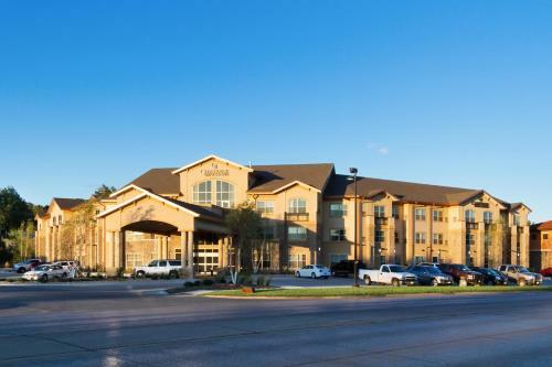 Clubhouse Hotel And Suites