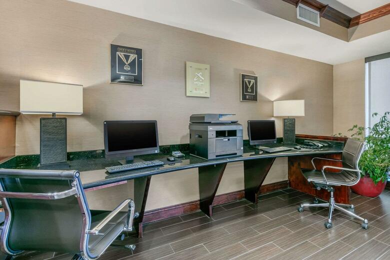 Hotel Comfort Suites Forrest City