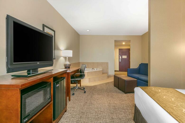 Hotel Comfort Suites Forrest City
