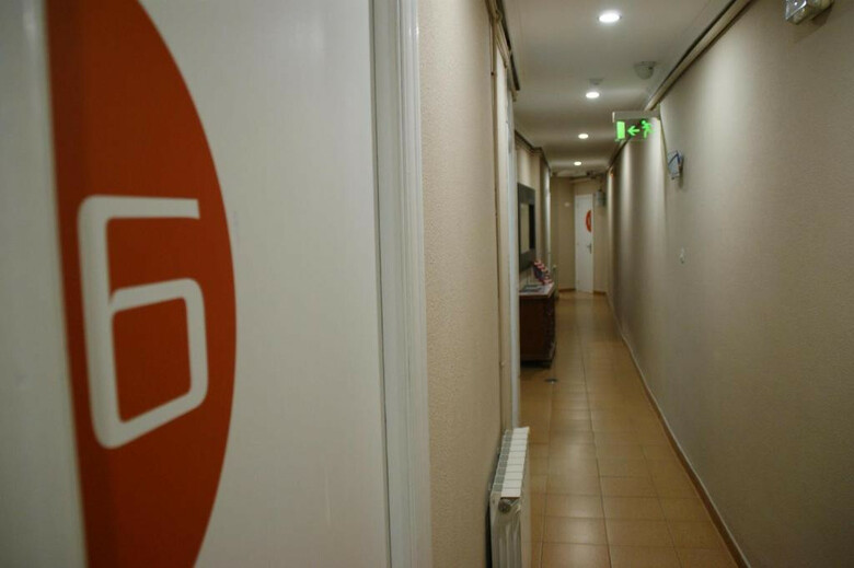 Hostal Jqc Rooms