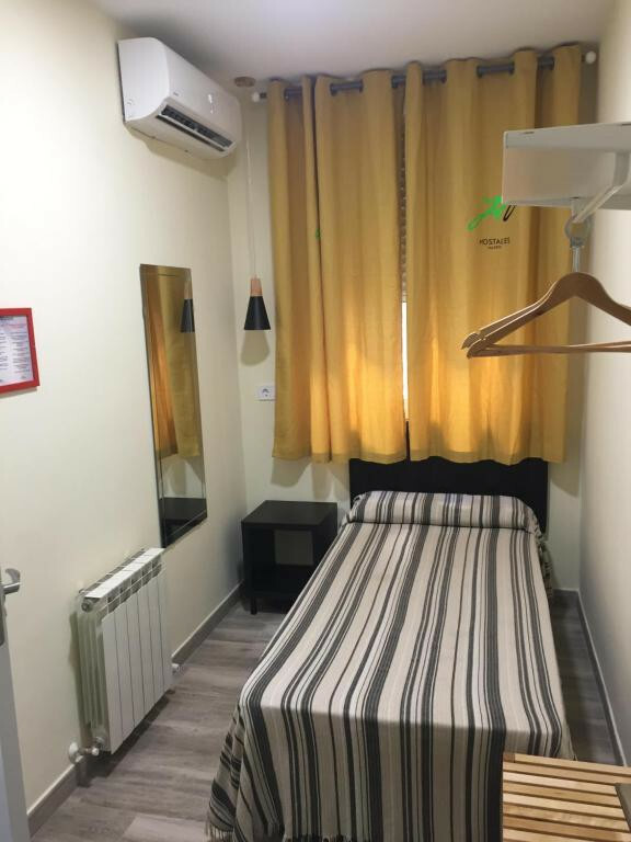 Hostal Jqc Rooms