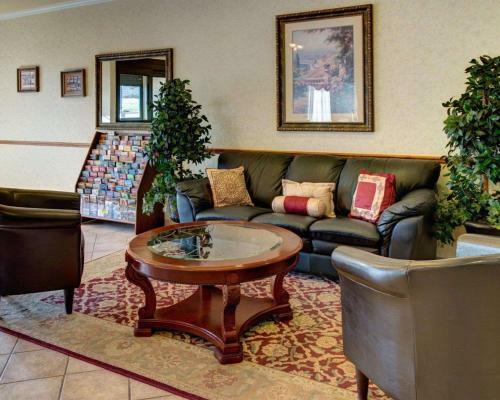 Hotel Quality Inn & Suites - Glen Rose