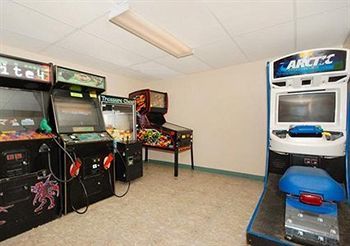 Hotel Fireside Inn & Suites