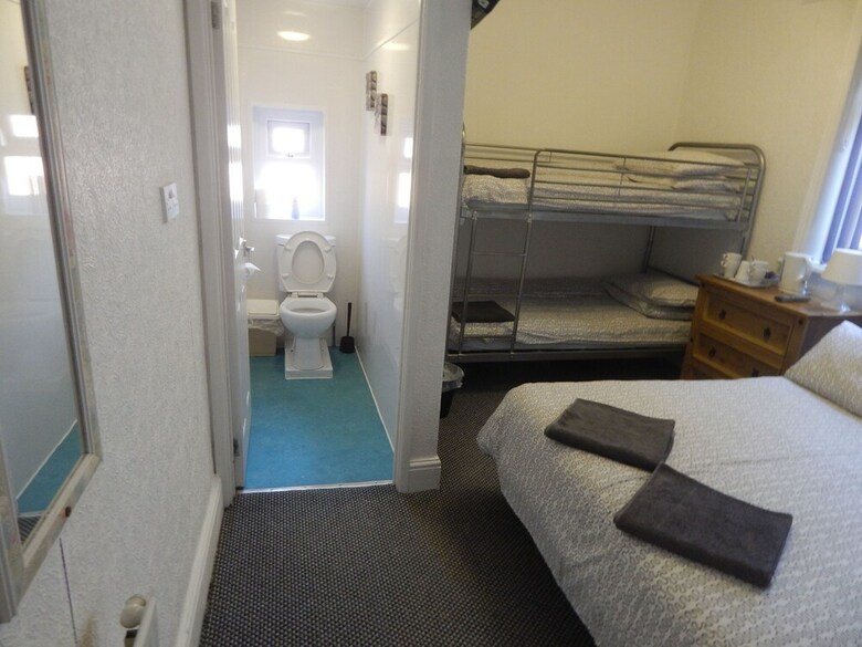 Bed & Breakfast Llanryan Guest House