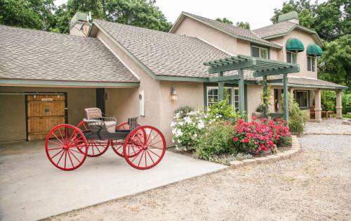 Carriage Vineyards Bed & Breakfast