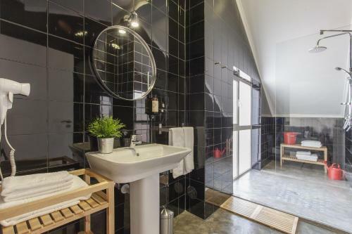 Hostal Emporium Lisbon Suites
