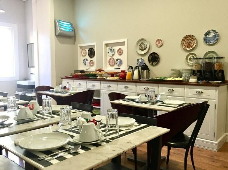 Hostal B The Guest Downtown