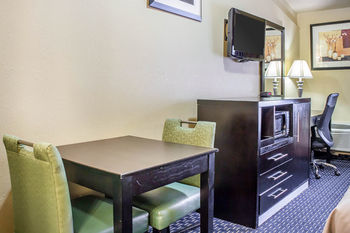 Econo Lodge Clarks Summit