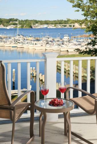 Bed & Breakfast Inn At Harbor Hill Marina