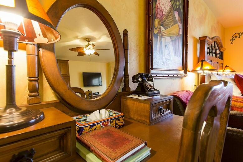 Avila La Fonda Hotel