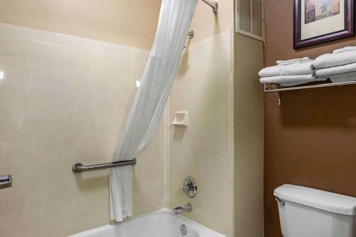 Hotel Comfort Suites Near Stonebriar Mall