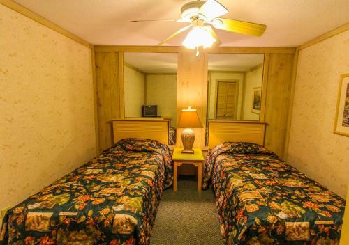 Smoketree Lodge