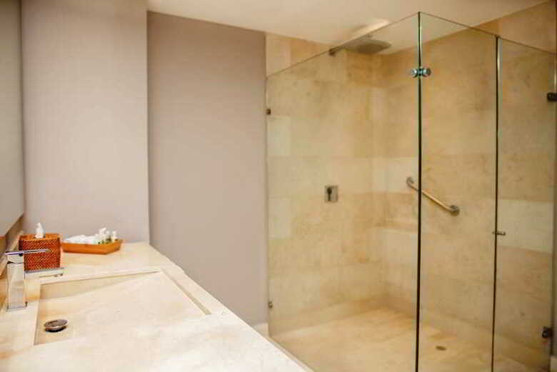 Hotel San Lazaro Art Style