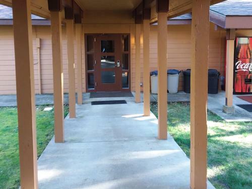 Hotel Nisqually Lodge