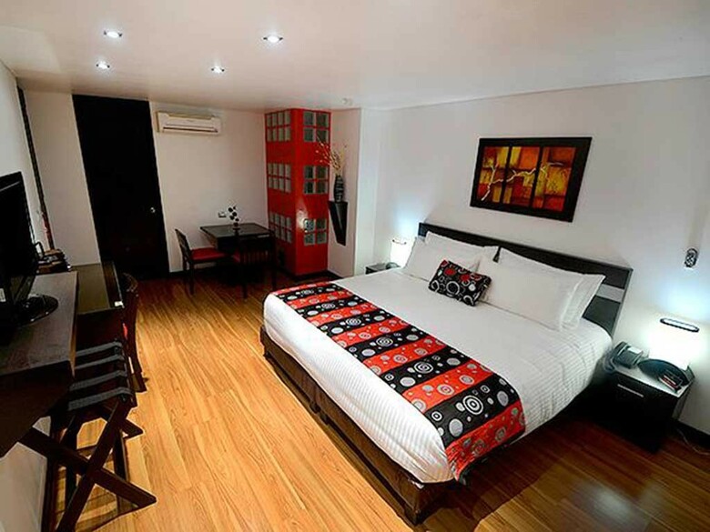 La Rivera Hotel