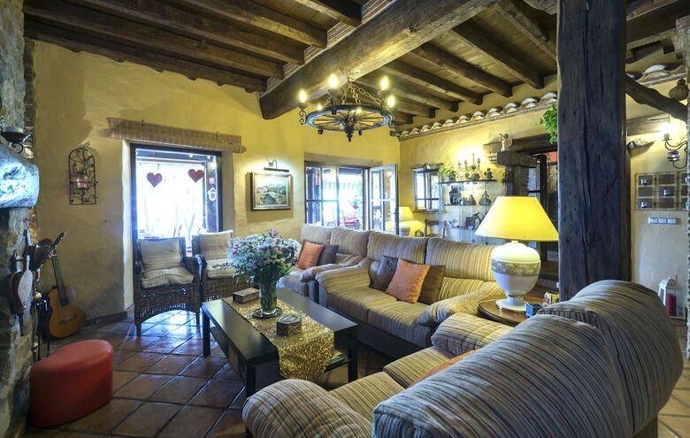 Hostal Posada Los Cantaros