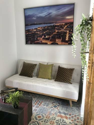 Alfama Patio Hostel