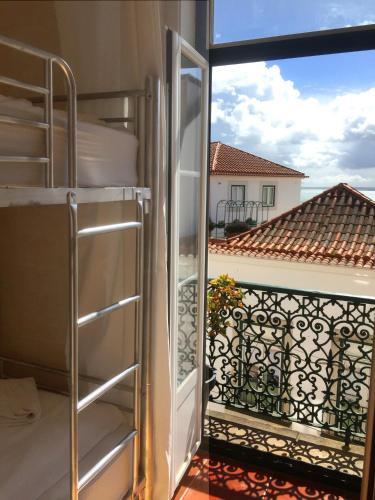 Alfama Patio Hostel