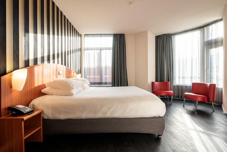 Aris Grand Place Hotel
