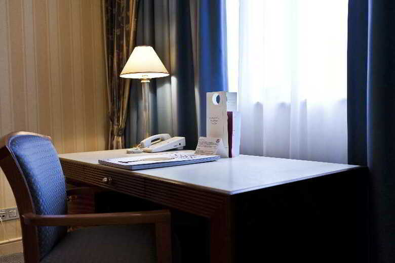 Le Chatelain Hotel