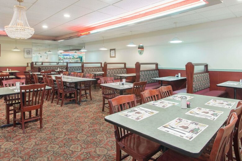 Hotel Howard Johnson Inn - Saugerties