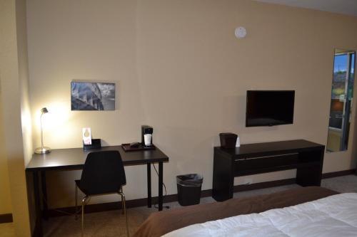 Wave Hotels Monroe