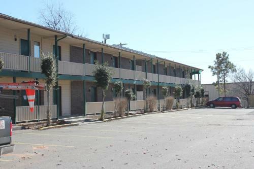 Motel Oak Hill Inn And Suites