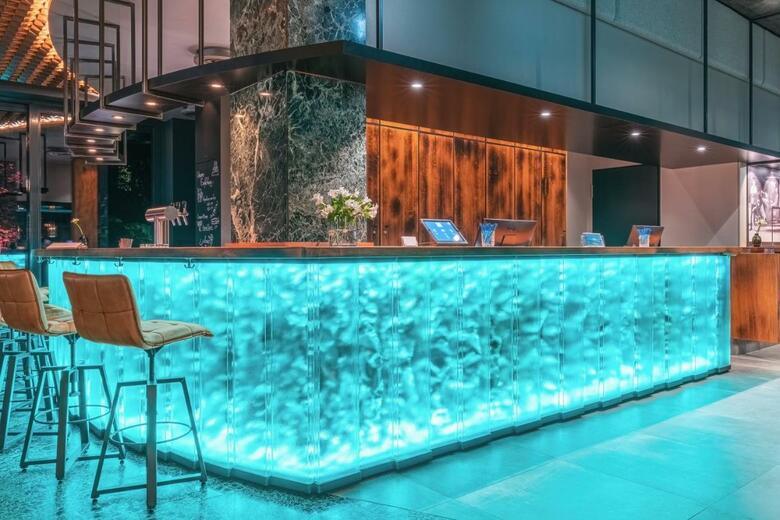 Uns�ld's Factory Hotel