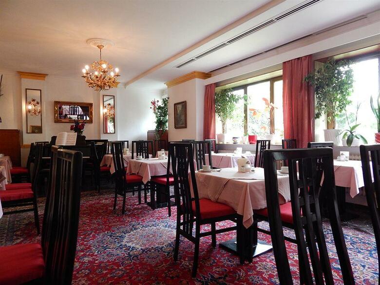 Montree Hotel