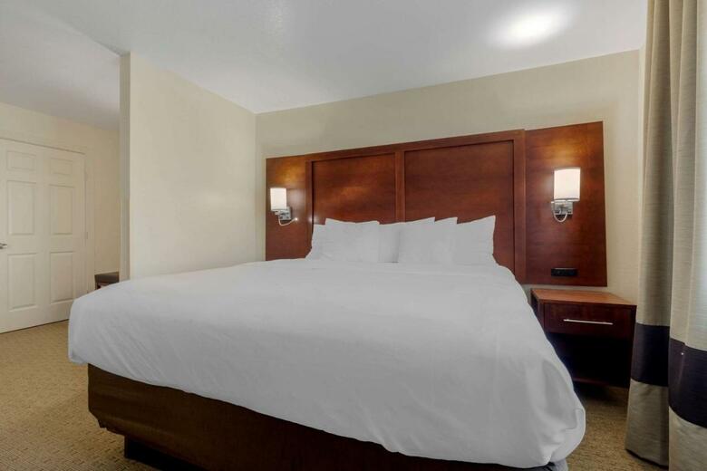 Hotel Comfort Suites Benbrook