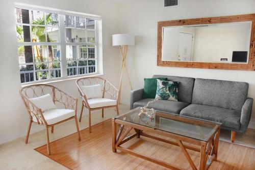 Hotel Suites At Coral Reef Resort