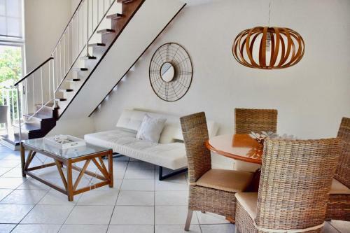 Hotel Suites At Coral Reef Resort
