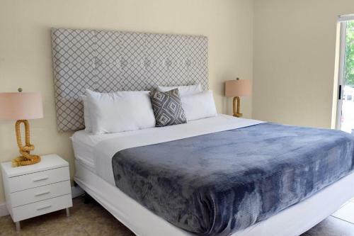 Hotel Suites At Coral Reef Resort