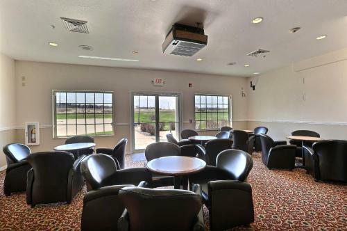 Hotel Boarders Inn & Suites - Shawano