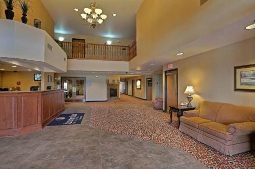 Hotel Boarders Inn & Suites - Shawano