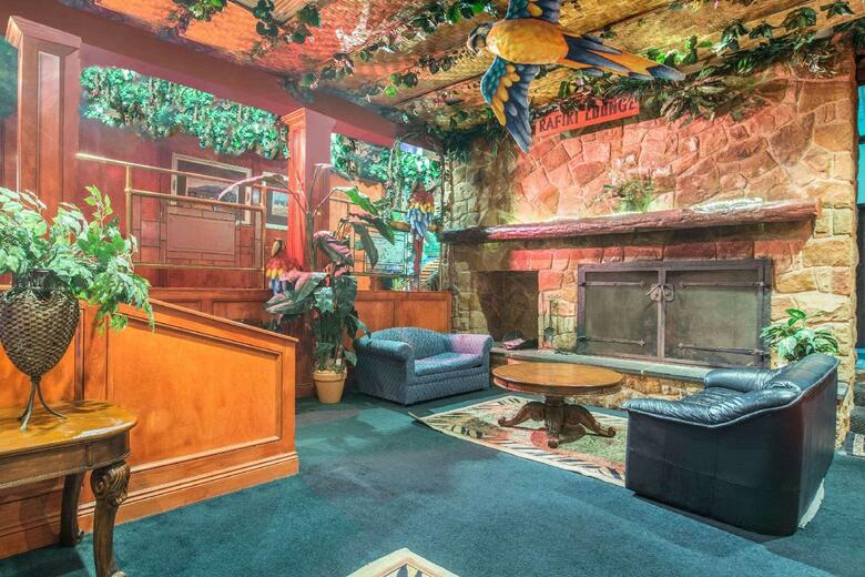 Hotel Howard Johnson Inn - Poconos Area / Bartonsville