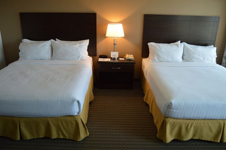 Holiday Inn Express Hotel - Winner
