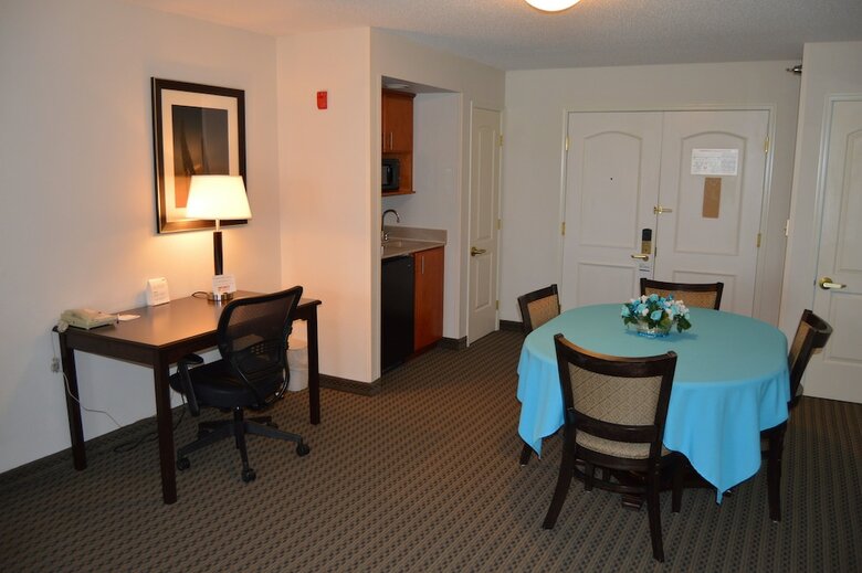 Holiday Inn Express Hotel - Winner
