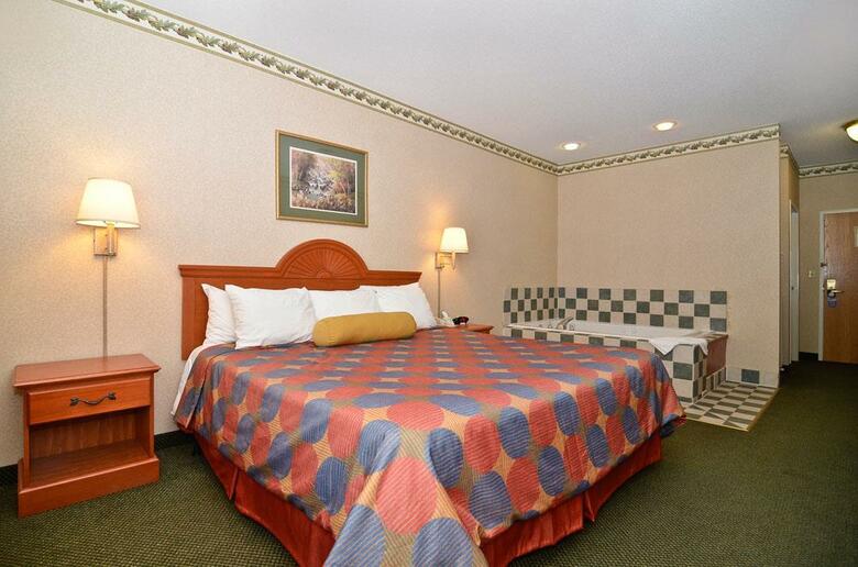 Posada Best Western Plus Napoleon Inn & Suites