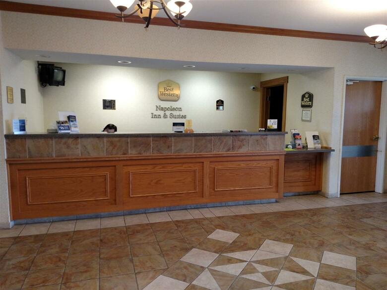 Posada Best Western Plus Napoleon Inn & Suites