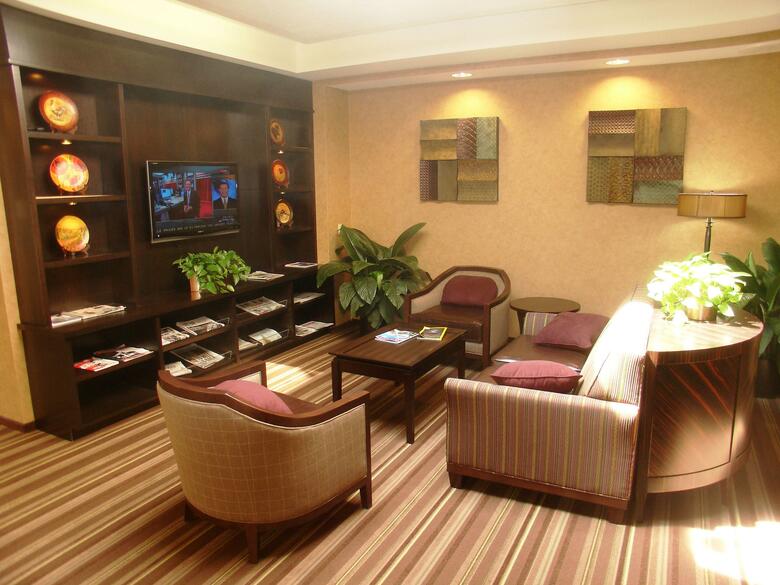 Hotel Armoni Inn & Suites