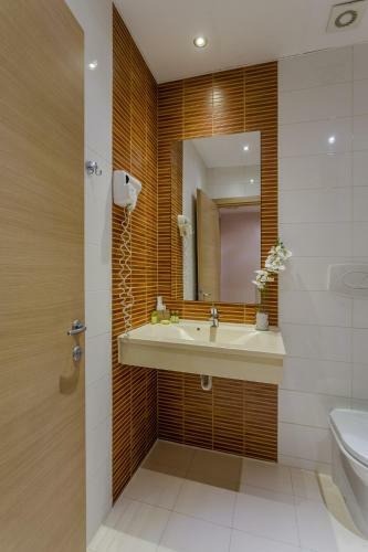 Hotel Rin Grand