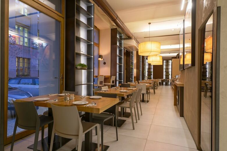 Hotel Golden Crown